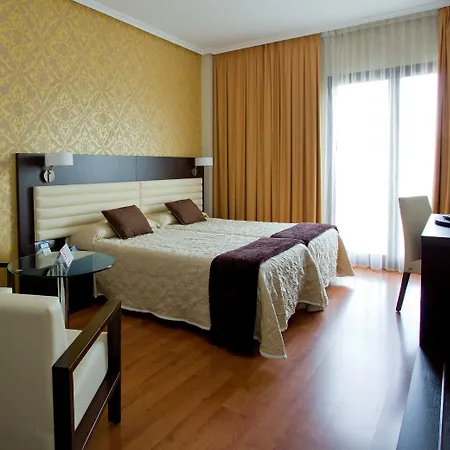 Monte Puertatierra Ξενοδοχείο 4*
